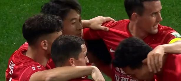 米兰体育官方登录入口-华人球员进球，成为焦点人物