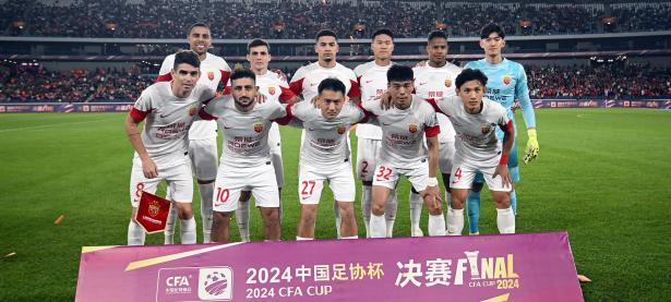 米兰体育官方-国际比赛中球队亮相斩获胜利