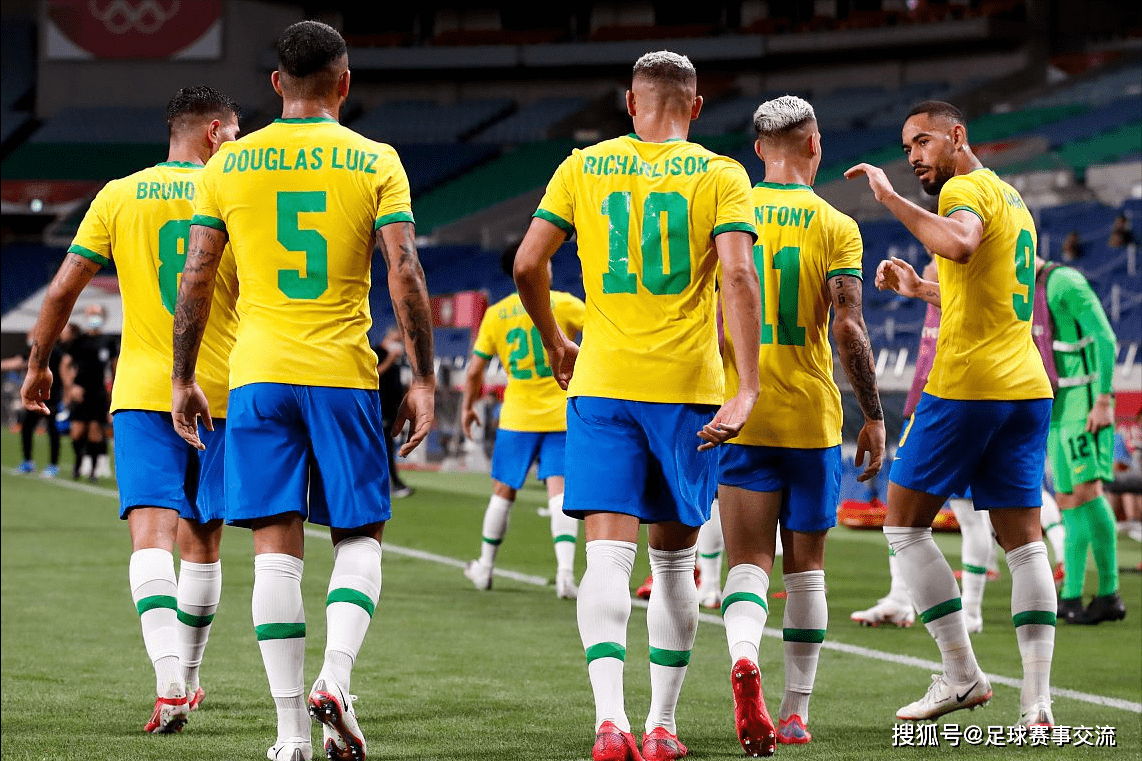 墨西哥足球队在比赛中实现逆转胜利