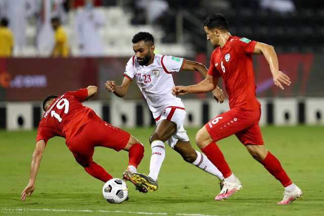 阿联酋劲旅豪取胜利，引发粉丝狂热